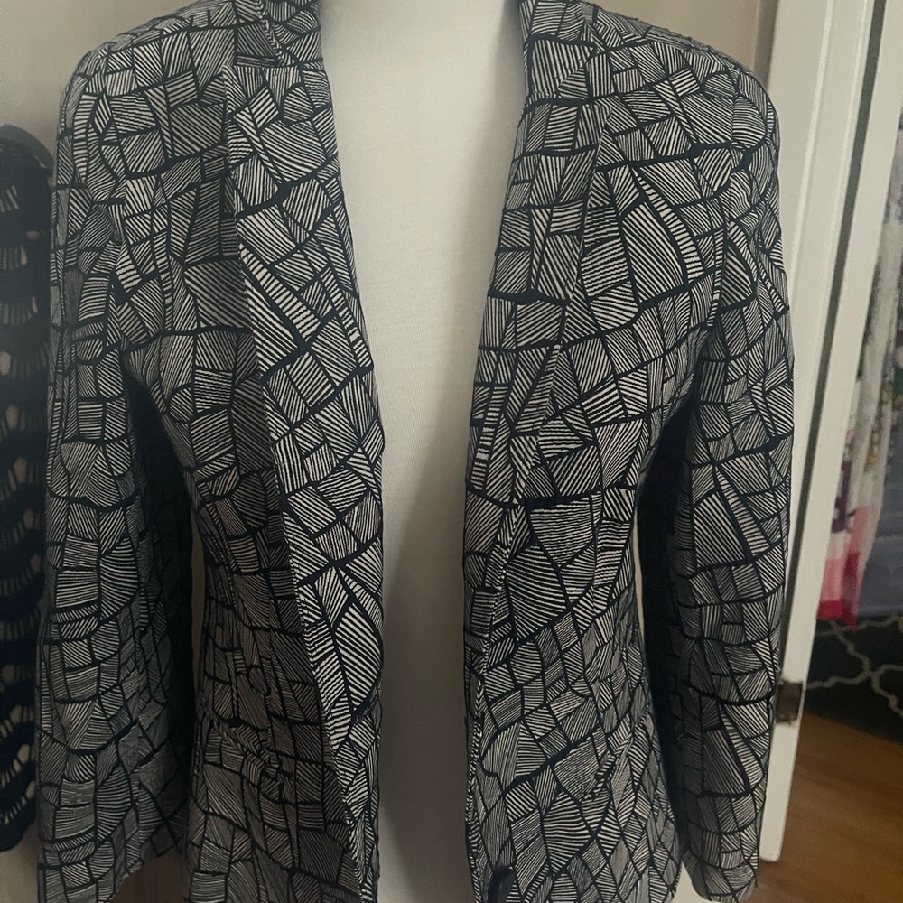 MaxMara Geometric Black and White jacket - Picture 3 of 11